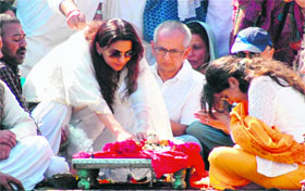 Actress Juhi Chawla performs rituals for her dead brother at Brahmkund at Har-ki-Pauri in Haridwar on Friday.