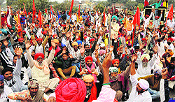 Various factions of the Valmiki community protest on Bhandari Bridge in favour of their demands