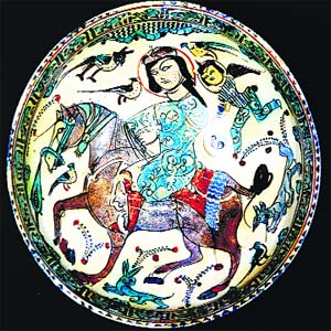 Ceramic Bowl. Frit body, with glaze and painting. Minai ware. Iran, 12th-13th century. The al-Sabah collection, Kuwait
