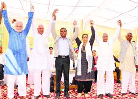 Members of the CPI and the CPM at the 'vikalp' rally in Karnal on Sunday