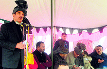 Union Health and Family Welfare Minister Ghulam Nabi Azad addresses a poll rally in the Jammu region