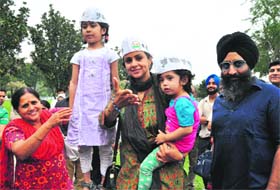 Singer Rabbi Shergill and Gul Panag canvass at the Rose Garden on Sunday