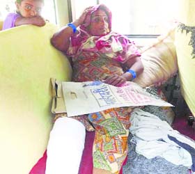 The victim, Bimla Devi, with a fractured leg at the Civil Hospital, Sriganganagar, on Tuesday