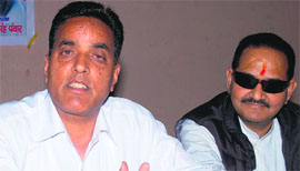 UKD (P) leader Virendra Mohan Uttarakhandi addresses a press conference in Dehradun on Friday.