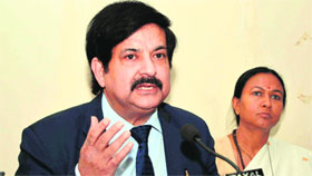Vinod Zutshi, Deputy Election Commisioner, addresses mediapersons at the Secretariat in Dehradun on Friday.