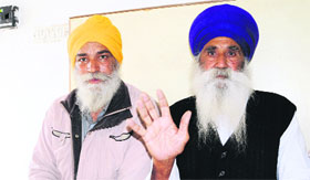 Jaswant Singh, who was duped of Rs 6 lakh by a fake travel agent on pretext of sending his son abroad.