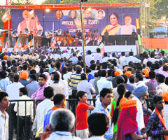 People attend BJP prime ministerial candidate Narendra Modis rally in Sector 34, Chandigarh, on Saturday. 