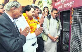 UKD (Airy) candidate from the Tehri Garhwal Lok Sabha seat Jaiprakash Upadhyay pays tribute at the Shaheed Smarak in Dehradun on Saturday