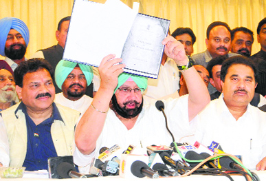 Congress leader Capt Amarinder Singh talking to the media in Amritsar