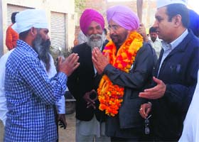 Aam Aadmi Party candidate Dr Daljit Singh campaigns in Amritsar on Sunday