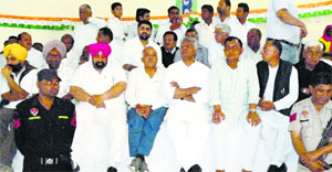 Congress leaders put up a united face in Fazilka on Sunday. 