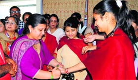 Arun Jaitley's daughter Sonali Jaitley (left) seeking votes for her father at an educational institution in Amritsar on Monday.
