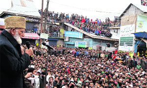  Syed Ali Geelani addresses a gathering.