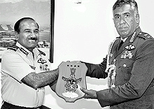 Chief of Air Staff Air Chief Marshal Arup Raha presents a memento to the Commander of the Royal Air Force of Oman, Air Vice Marshal Matar Ali Matar Al-Abaidaniw in New Delhi