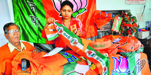 With Lok Sabha elections approaching fast, shopkeepers selling flags of various parties are doing brisk business.