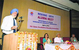 Lt-Gen (retd) DDS Sandhu, Vice-Chancellor, Kurukshetra University, addresses the gathering at the alumni meet of the department of English, at RK Sadan on Sunday.