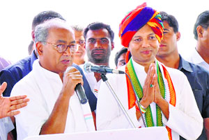 Congress general secretary and former Madhya Pradesh Chief Minister Digvijay Singh with sitting MP and Congress candidate from Kurukshetra Naveen Jindal at an election rally at Rajaund village in Kaithal district on Sunday.