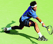 Somdev Devvarman beat Yong-Kyu Lim 6-4 5-7 6-3 6-1 in the first reverse singles in their Group I Asia/Oceania second round tie in Busan on Sunday