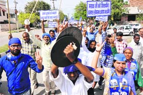 Supporters of Maratha Virender Verma, BSP nominee from Karnal parliamentary constituency, hold a padyatra in Karnal on Monday.