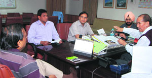 Chief Secretary Subhash Kumar discusses the Kedarnath valley issue with officials in Dehradun on Wednesday.