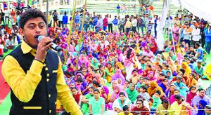 Punjabi singer Feroze Khan performs at the Pirnigaha shrine in Una on Sunday.