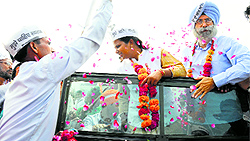 AAP leader Rakhi Birla campaigns for party candidate HS Phoolka in Ludhiana on Wednesday