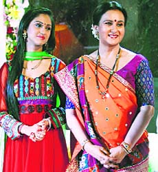 Shake a leg: Sharda and Sakshi of Ekk Nayi Pehchaan