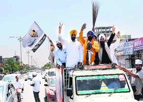 AAP candidate Jassi Jasraj during a road show