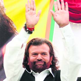 Singer Hans Raj Hans for whose visit the SAD candidate has been charged Rs 50,000