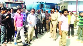 Gita Nagar residents protest poor condition of roads in Reasi on Monday