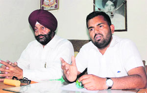 Ram Singh Azad addresses mediapersons in support of Manpreet Badal in Bathinda on Wednesday.