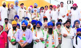 A large number of SAD supporters join the Congress in Majitha