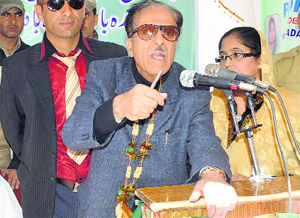 Jammu and Kashmir Pradesh Congress Committee president Saifuddin Soz addresses a gathering in Srinagar on Sunday
