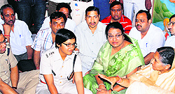 Urban Local Bodies and Housing Minister Savitri Jindal asks the police to take action following a spate of incidents of crime during a meeting of traders in Hisar on Tuesday