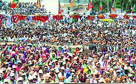 A huge crowd throng at Paddal Ground in Mandi on Tuesday