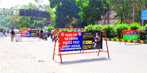With the policemen in a relaxed mood after the Lok Sabha polls, no security man was spotted at City Chowk with barricades to control the traffic in Amritsar on Thursday.