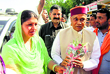 Former Chief Minister PK Dhumal being accorded a warm welcome at Bani on Thursday