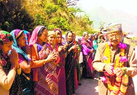BJP candidate BC Khanduri tries to woo women voters
