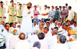 Chief Parliamentary Secretary Rao Daan Singh addresses a panchayat at Bucholi village in Mahendragarh district on Wednesday. Photo: Ravinder Saini