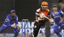 Shikhar Dhawan gave Sunrisers Hyderabad a good start but some fine bowling by Rajasthan Royals restricted the Sunrisers to a gettable 134 on Wednesday.