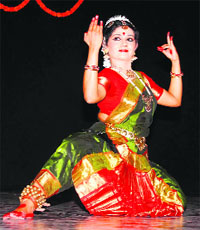 Bharatnatyam dancer Ragini Chandrashekhar performs at Summer Valley School in Dehradun on Thursday.