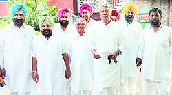Congress leader Sunil Jakhar (third from right) and party leaders outside the Election Commissioners office in New Delhi on Friday