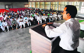 DC Kamal Kishore Yadav speaks during a training session for the counting process at the Government Polytechnic College in Bathinda on Tuesday.