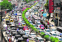 Huge traffic jams on Hukum Singh road railway overbridge following the protest in Amritsar on Wednesday