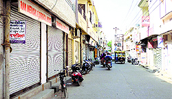 Chemists express their resentment against Wednesdays violence by closing the shutters
