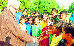 Governor Dr Aziz Qureshi meets students of Green Field Academy at Raj Bhavan in Dehradun on Saturday