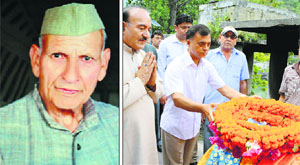Pandit Gauri Prashad; (right) Health Minister Kaul Singh Thakur and Rural Development Minister Anil Sharma pay homage to the freedom fighter.