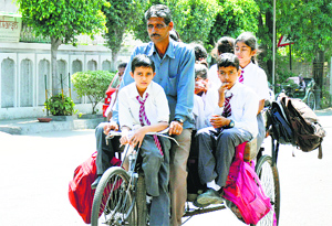 This summer vacation, children will not be burdened with too much homework.