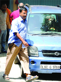 Former Chief Minister Arvind Kejriwal going to meet Lieutenant Governor Najeeb Jung amid demands by a section of the AAP MLAs to explore the possibility of forming the government again in New Delhi on Tuesday
