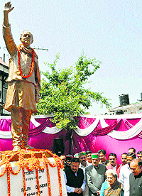 Congress leaders offer floral tributes to former Prime Minister Rajiv Gandhi on his 23rd death anniversary in Shimla on Wednesday